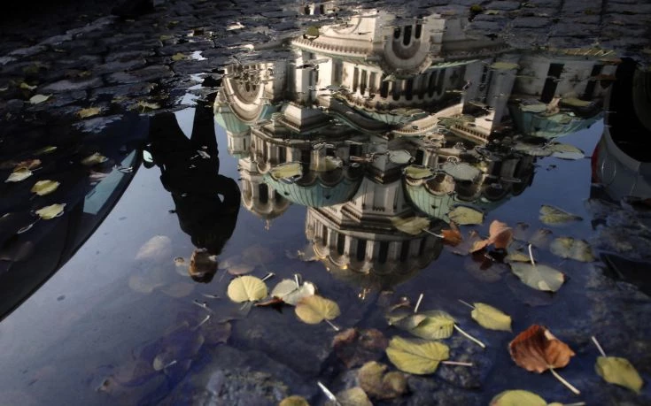 Bloomberg: Γιατί Έλληνες συνταξιούχοι μετακομίζουν στη Βουλγαρία